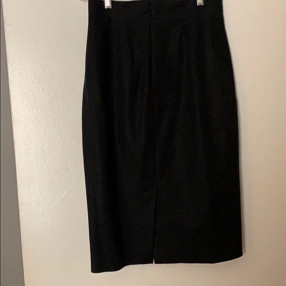 High-waist black pencil skirt - Picture 2 of 3
